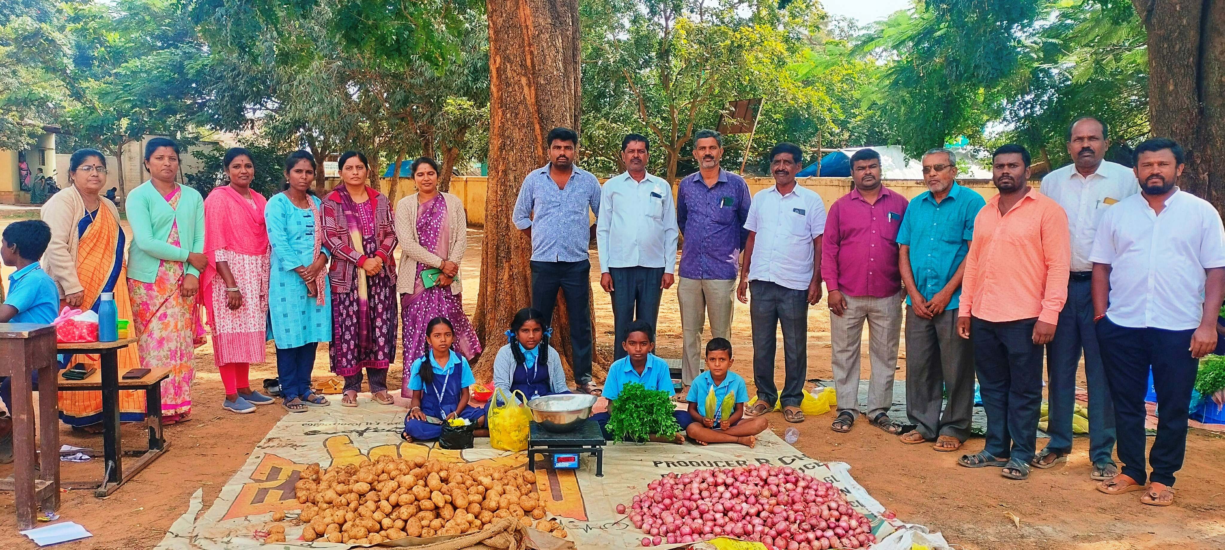 ಸೂಲಿಬೆಲೆ ಸರ್ಕಾರಿ ಕನ್ನಡ ಮತ್ತು ಆಂಗ್ಲ ಮಾದರಿಶಾಲೆಯಲ್ಲಿ ಮಕ್ಕಳ ಸಂತೆ ನಡೆಯಿತು