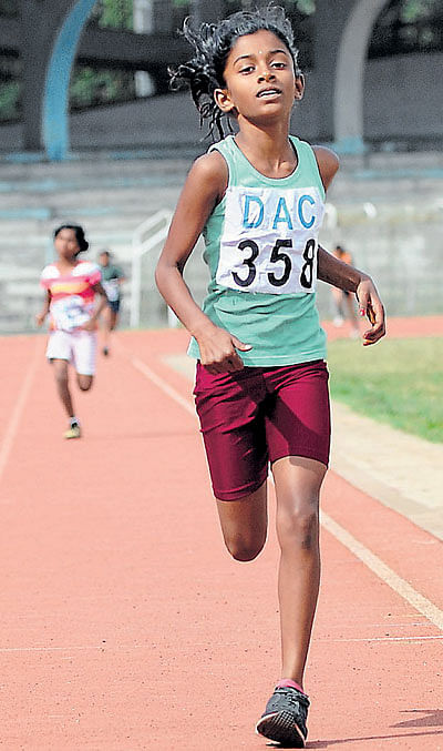 12 ವರ್ಷ ವಯಸ್ಸಿನೊಳಗಿನವರ ವಿಭಾಗದ 1500 ಮೀ. ಓಟದಲ್ಲಿ ಚಿನ್ನ ಗೆದ್ದ ತೇಜಸ್ವಿನಿ