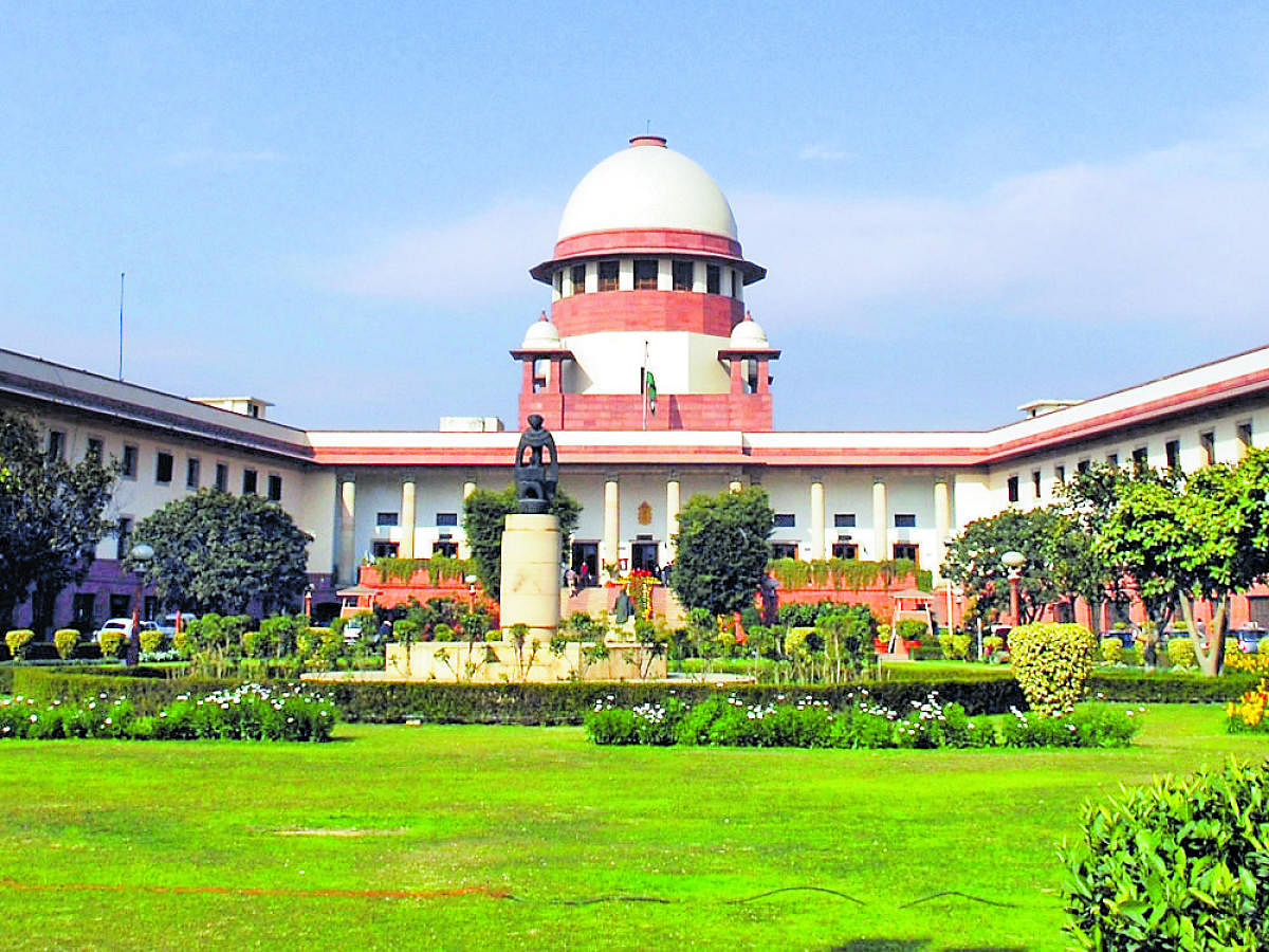 Supreme-Court_cutout