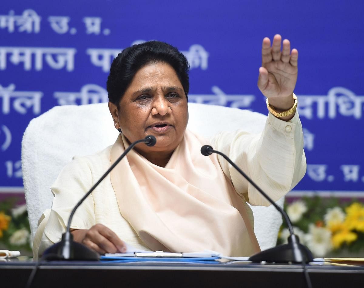Lucknow: Bahujan Samaj Party (BSP) supremo Mayawati addresses the party workers during a meeting, at BSP headquarters in Lucknow, Wednesday, Aug 28, 2019. (PTI Photo/ Nand Kumar)(PTI8_28_2019_000044A)