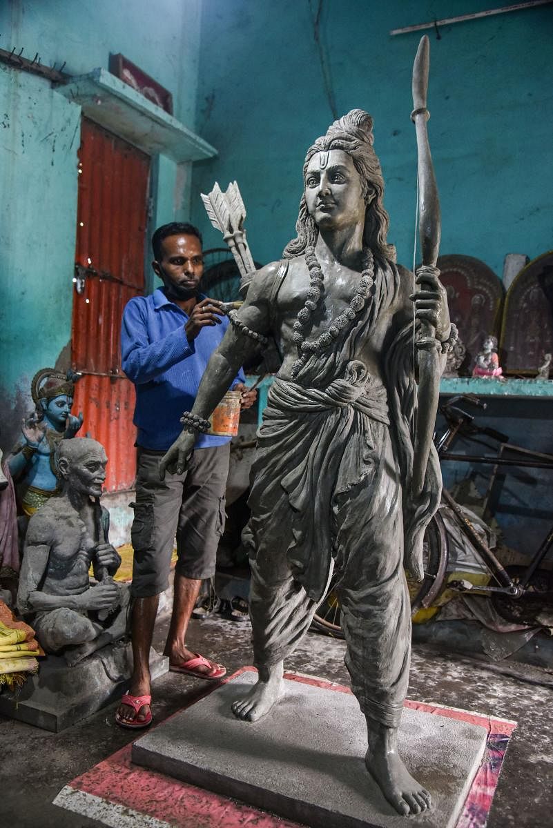  ರಾಮಮಂದಿರ ನಿರ್ಮಾಣಕ್ಕಾಗಿ ಭೂಮಿ ಪೂಜೆಗೆ ಸಜ್ಜಾಗುತ್ತಿರುವ ಅಯೋಧ್ಯೆ