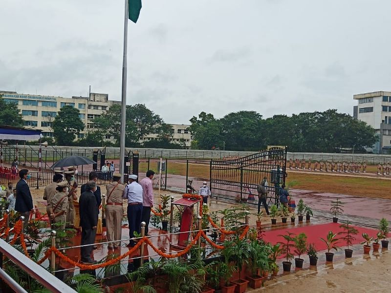 ಧ್ವಜಾರೋಹಣ ನೆರವೇರಿಸಿದ ಜಿಲ್ಲಾ ಉಸ್ತುವಾರಿ ಸಚಿವ ರಮೇಶ್‌ ಜಾರಕಿಹೊಳಿ