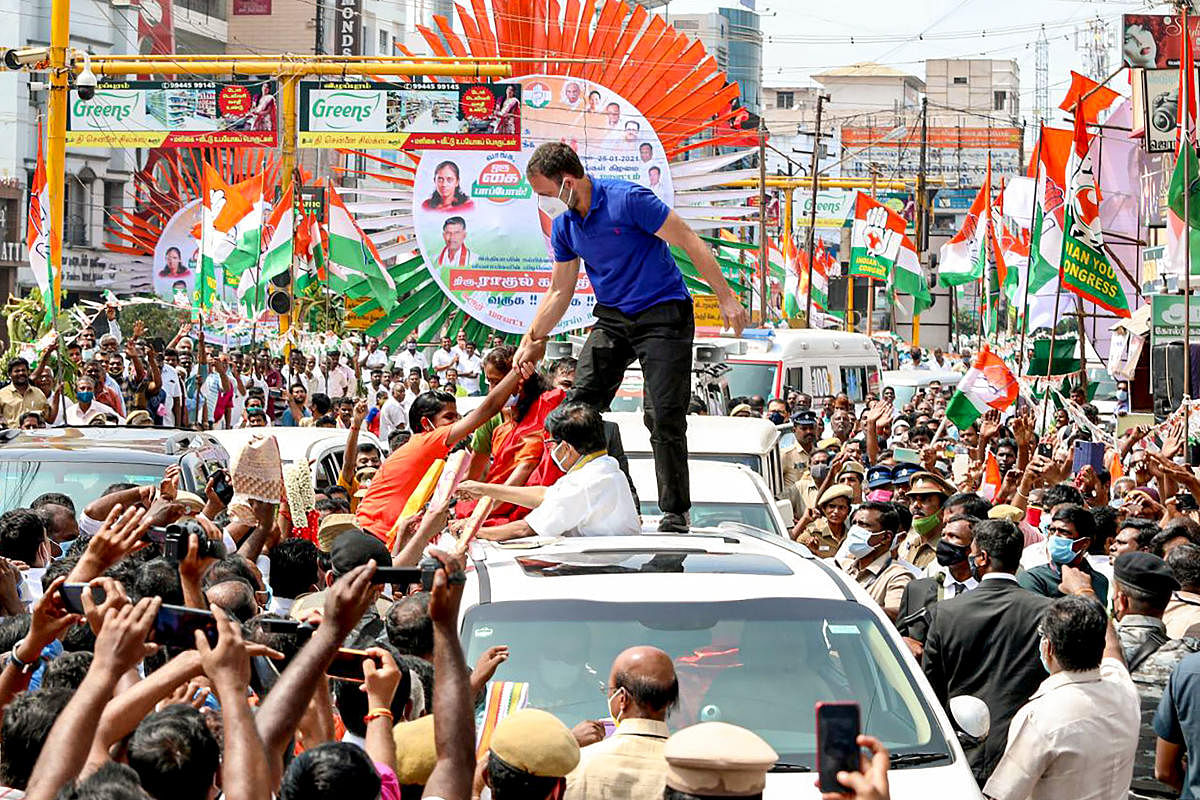 ತಮಿಳುನಾಡಿನ ಕರೂರ್‌ ಜಿಲ್ಲೆಯಲ್ಲಿ ರಾಹುಲ್‌ ಗಾಂಧಿ ಪ್ರಚಾರ ನಡೆಸಿದರು –ಪಿಟಿಐ ಚಿತ್ರ