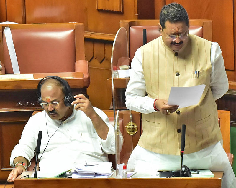 ವಿಧಾನಸಭೆಯಲ್ಲಿ ಬಸನಗೌಡ ಪಾಟೀಲ ಯತ್ನಾಳ