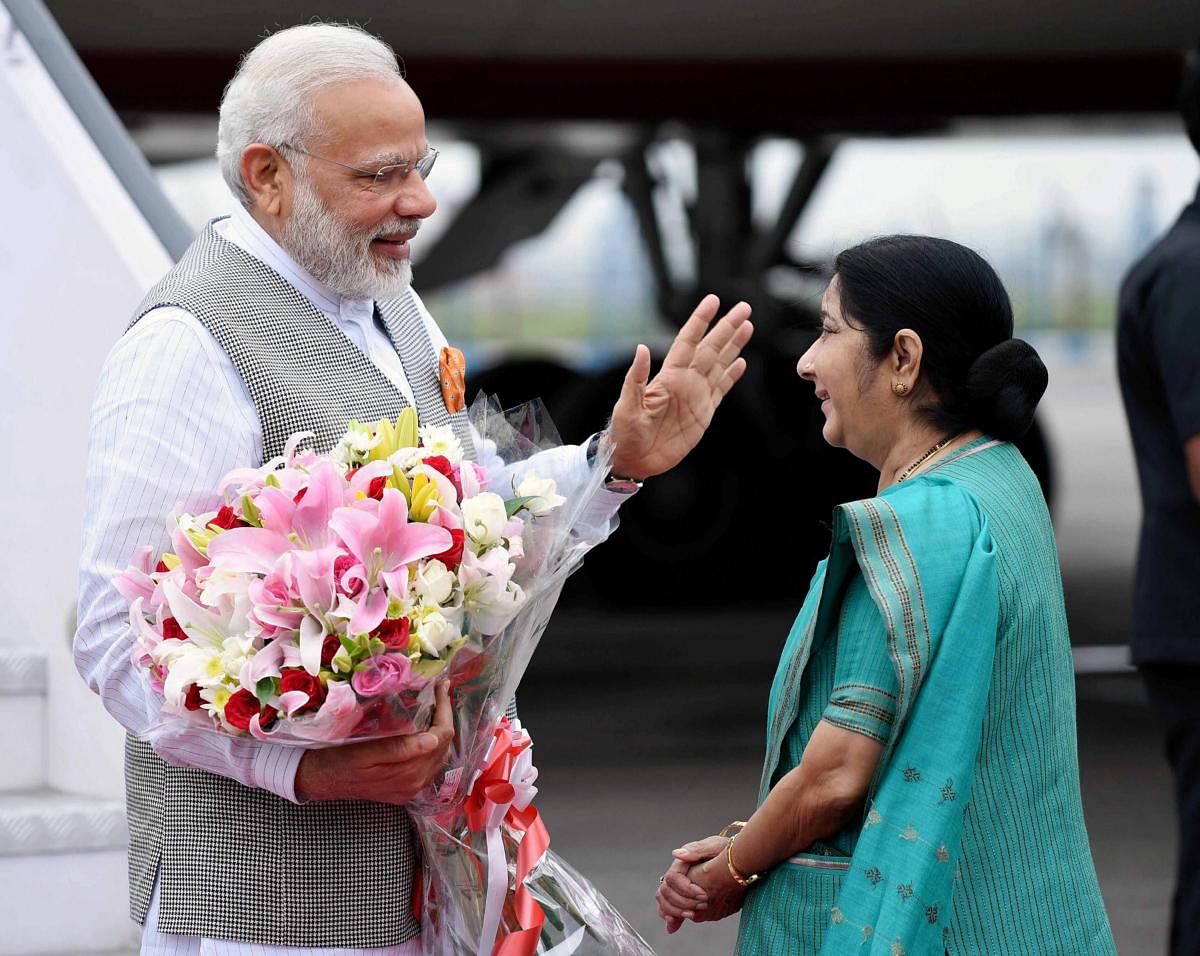 ಪ್ರಧಾನಿ ನರೇಂದ್ರ ಮೋದಿ ಮತ್ತು ಸುಷ್ಮಾ ಸ್ವರಾಜ್