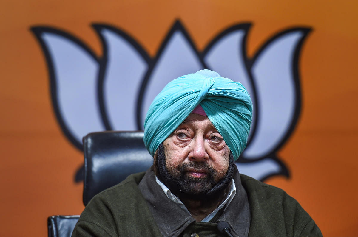 New Delhi: Punjab Lok Congress President Captain Amarinder Singh addresses a press conference after a meeting with BJP ahead of the Punjab Assembly elections, in New Delhi, Monday, Jan. 24, 2022. (PTI Photo/Atul Yadav)(PTI01_24_2022_000182B)