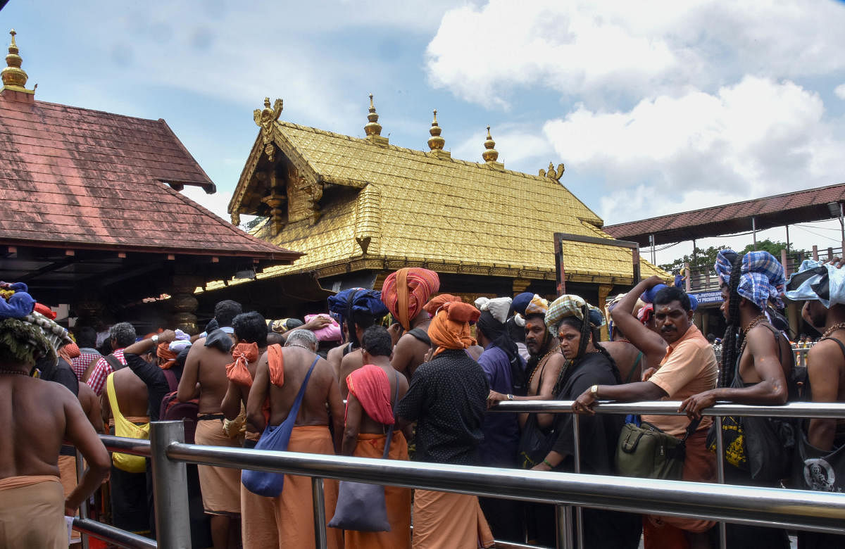 ಕೇರಳದ ಶಬರಿಮಲೆಯ ಅಯ್ಯಪ್ಪ ದೇವಸ್ಥಾನ