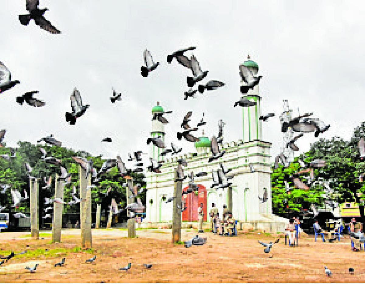 ಚಾಮರಾಜಪೇಟೆಯಲ್ಲಿರುವ ಈದ್ಗಾ ಆಟದ ಮೈದಾನ