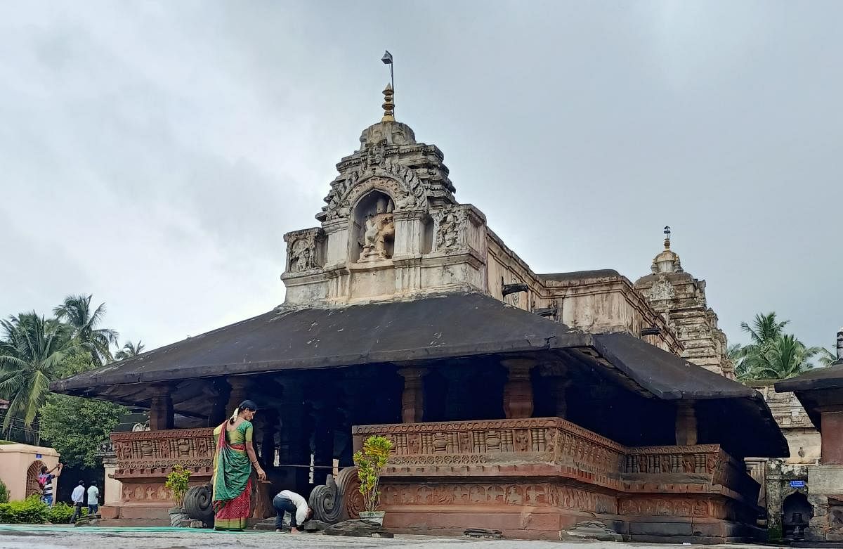 ಹೆಚ್ಚು ಪ್ರವಾಸಿಗರು ಭೇಟಿ ನೀಡುವ ಬನವಾಸಿಯ ಉಮಾಮಧುಕೇಶ್ವರ ದೇವಸ್ಥಾನ