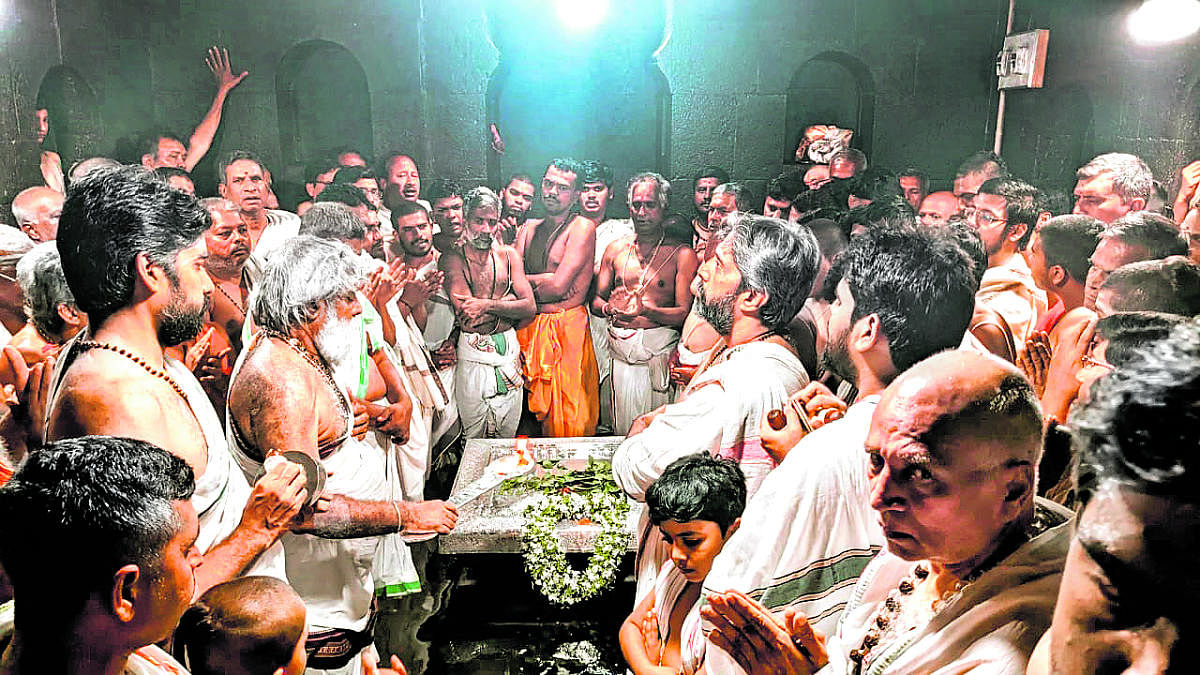 ಹುಮನಾಬಾದ್ ತಾಲ್ಲೂಕಿನ ಮಾಣಿಕ್ ನಗರದಲ್ಲಿ ಜಾತ್ರಾ ಮಹೋತ್ಸವದ ಅಂಗವಾಗಿ ಧಾರ್ಮಿಕ ಕಾರ್ಯಕ್ರಮಗಳು ನಡೆದವು
