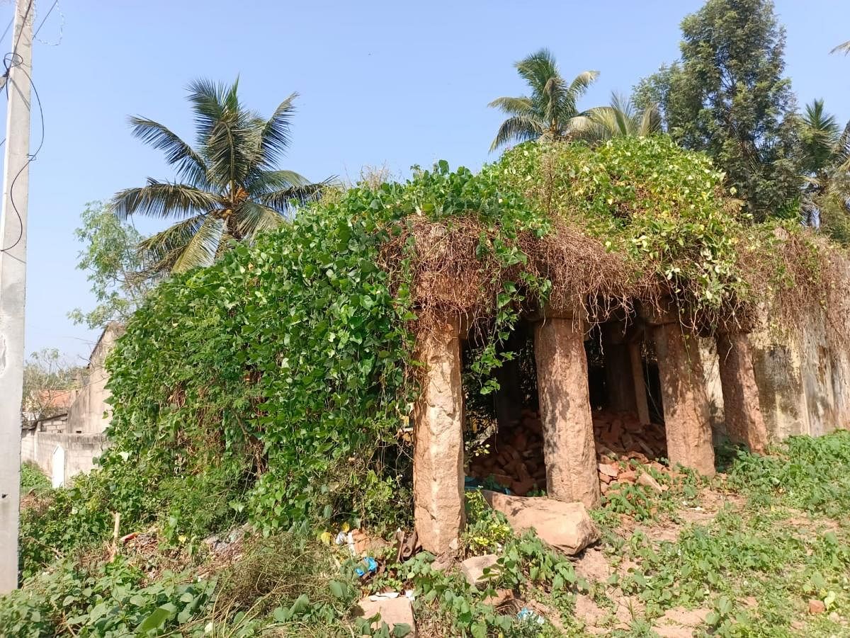 ಮೈಸೂರು ಜಿಲ್ಲೆ ಹುಣಸೂರು ತಾಲ್ಲೂಕಿನ ಚಿಲ್ಕುಂದದಲ್ಲಿ ಸ್ಮಾರಕವೊಂದು ಅವನತಿಯ ಅಂಚಿನಲ್ಲಿರುವುದನ್ನು ಸಮೀಕ್ಷೆಯಲ್ಲಿ ಗುರುತಿಸಲಾಗಿದೆ