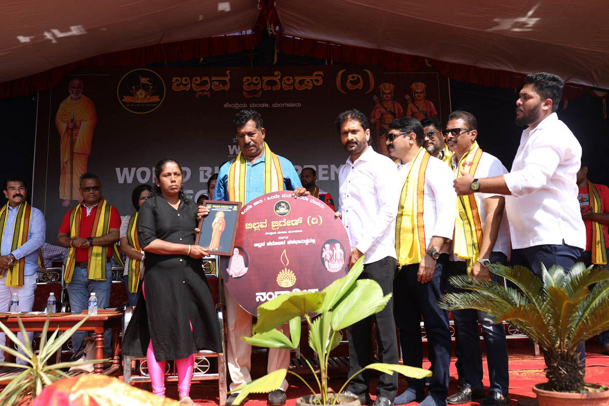 ನಂದಾದೀಪ ವಸತಿ ಯೋಜನೆಯ ಮನೆಯ ಕೀಯನ್ನು ಹಸ್ತಾಂತರಿಸಲಾಯಿತು