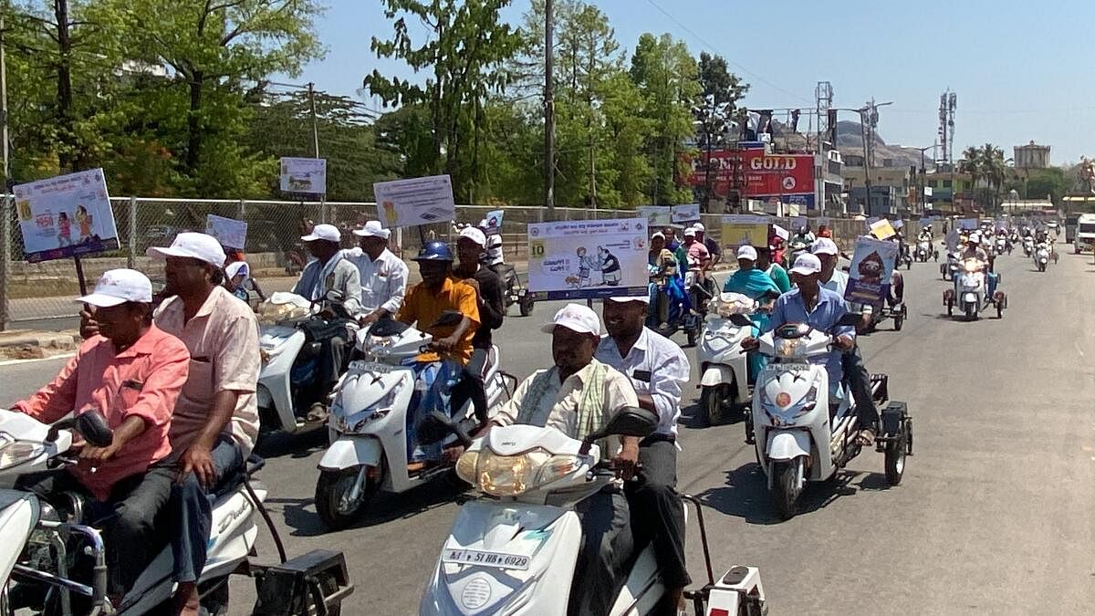 ಮತದಾನ ಜಾಗೃತಿಗಾಗಿ ಗುರುವಾರ ನಡೆದ ಬೈಕ್ ಜಾಥಾದಲ್ಲಿ ಪಾಲ್ಗೊಂಡಿದ್ದ ಅಂಗವಿಕಲರು